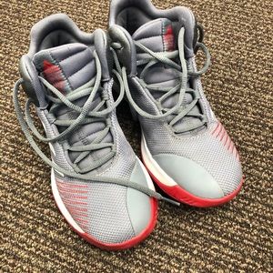 Basketball shoes size 6 1/2